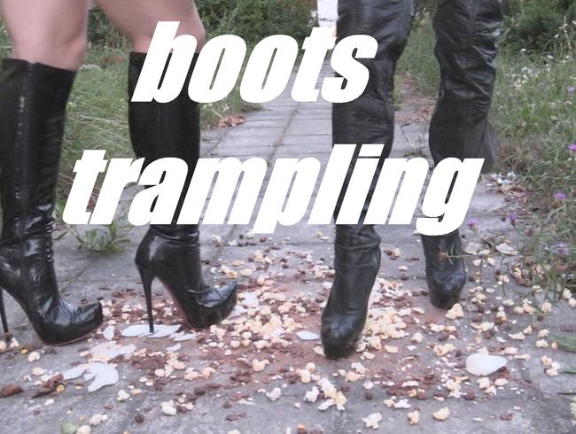 BOOTS TRAMPLING