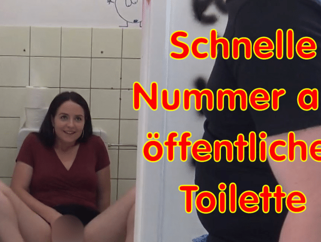 Schnelle Nummer auf öffentlicher Toilette