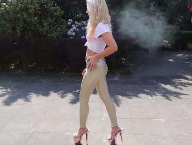 Walking und Smokingfetisch ! Sky Highheels