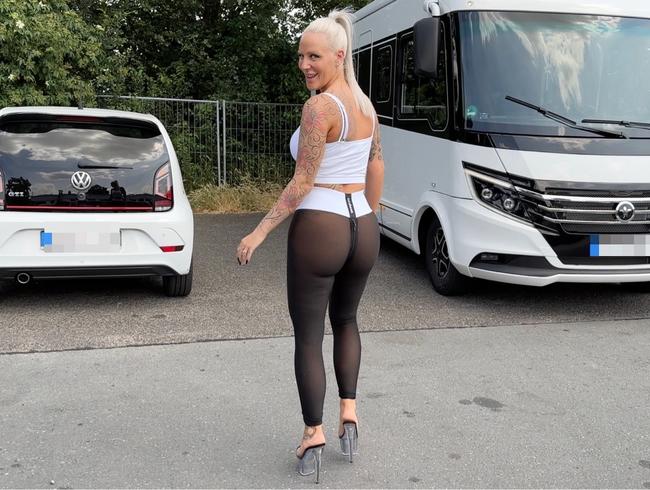 Bubble Butt Hobbyhure an der A57 gefickt | Neue Schnnellfick Leggings getestet