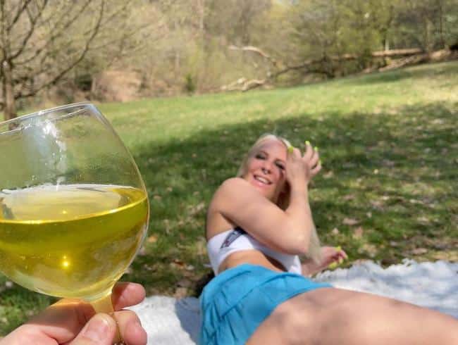 NATURSEKT PICKNICK | Ab Quelle gezapft und DOGGY GELECKT