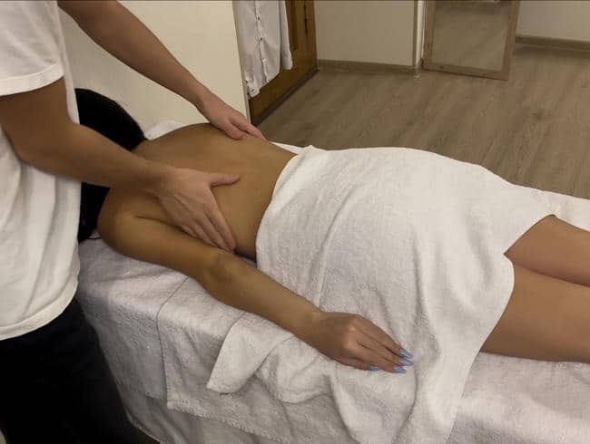 Professionelle Massage endet in einem heißen Fick.