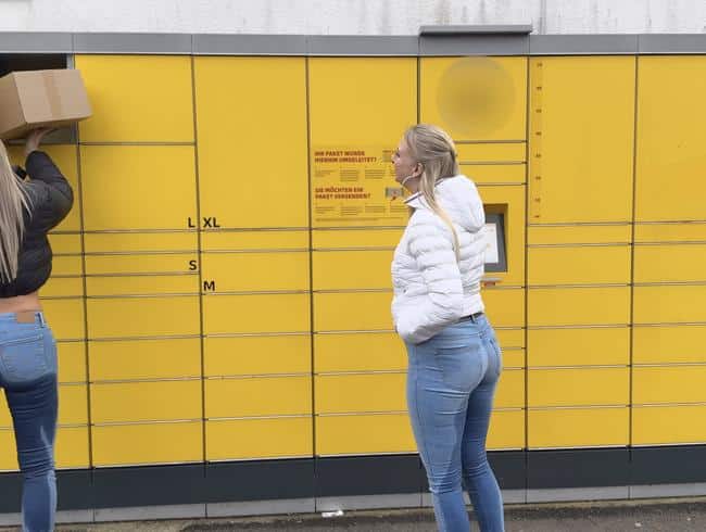 JEANS PISS GIRLS | Public eingepisst an der Paket Station