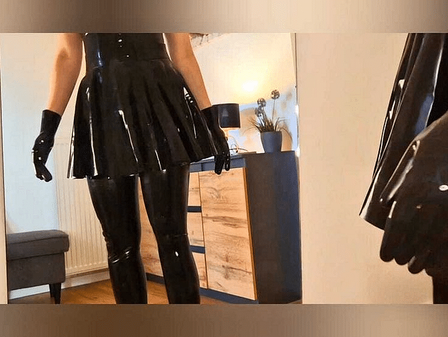 Handjob im neuen Latexoutfit > MEGA Sexy !